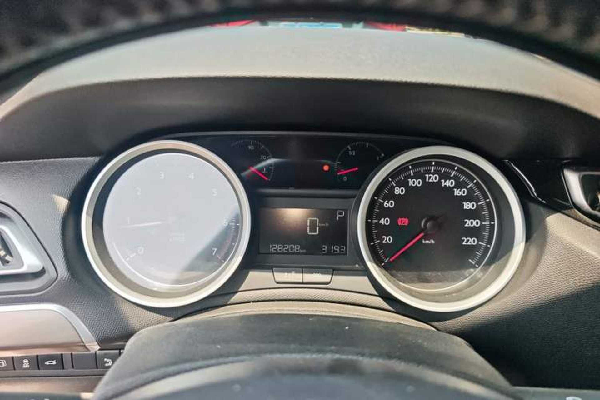 Used Peugeot 408 2015 1.2T Automatic Luxury Edition Instrument Cluster