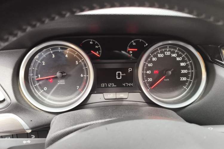 Used Peugeot 408 2015 1.2T Automatic Luxury Edition Instrument Cluster