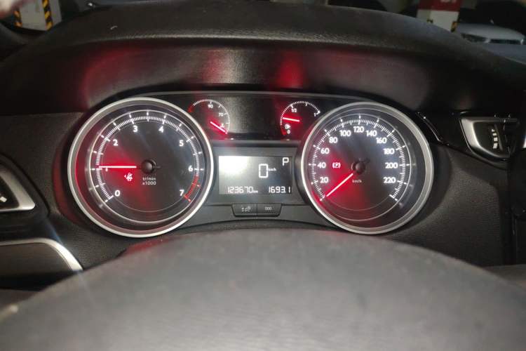 Used Peugeot 408 2015 1.2T Automatic Luxury Edition Instrument Cluster