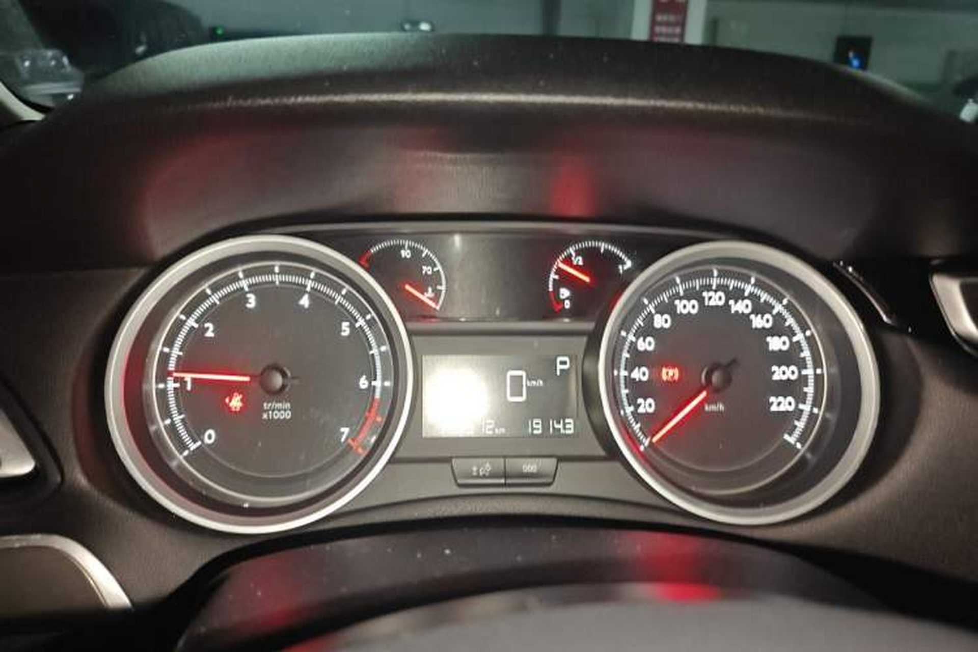 Used Peugeot 408 2015 1.2T Automatic Luxury Edition Instrument Cluster