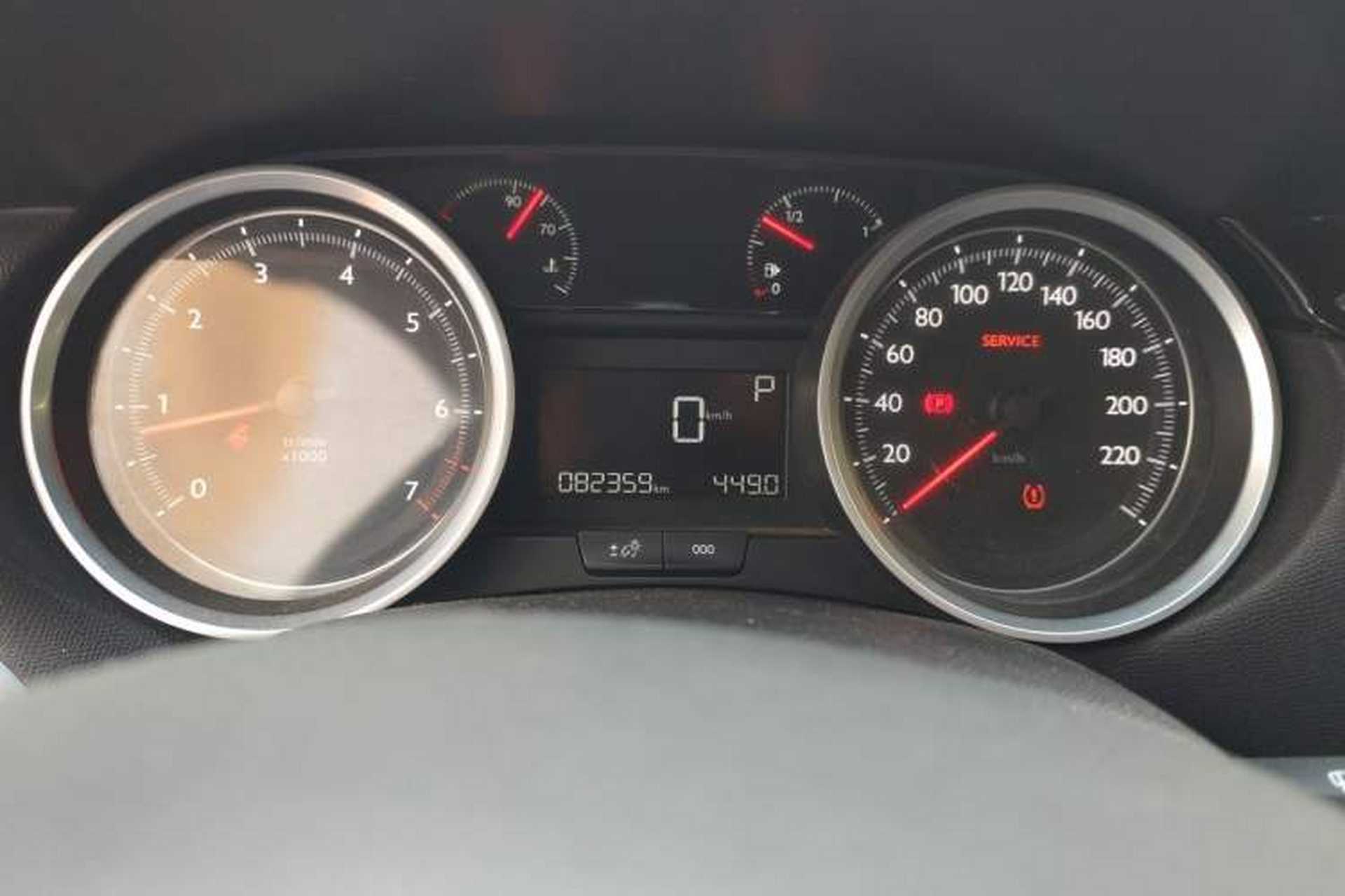 Used Peugeot 408 2015 1.2T Automatic Luxury Edition Instrument Cluster