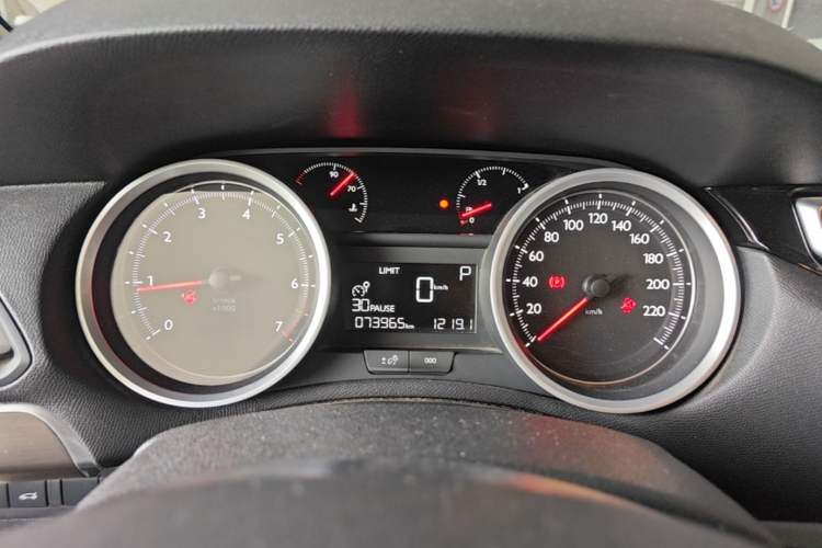 Used Peugeot 408 2015 1.2T Automatic Luxury Edition Instrument Cluster