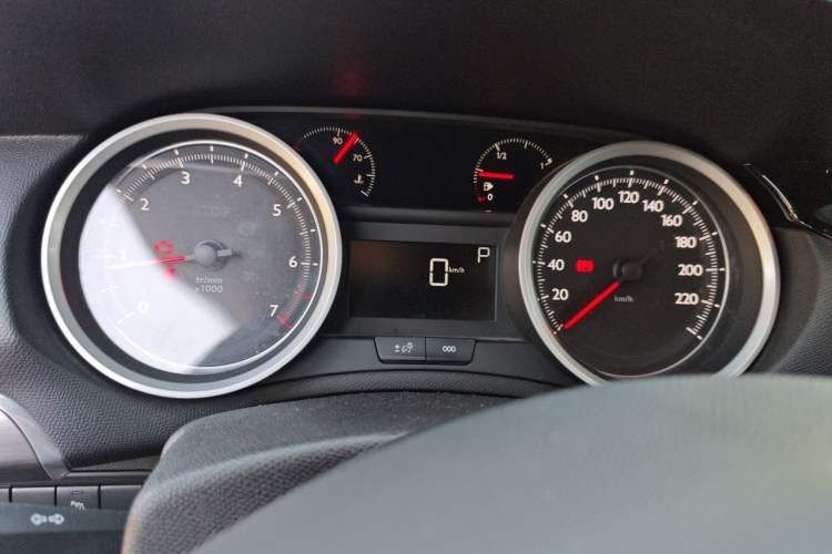 Used Peugeot 408 2015 1.2T Automatic Luxury Edition Instrument Cluster
