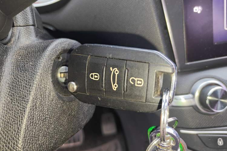 Used Peugeot 408 2015 1.2T Automatic Luxury Edition Interior 1