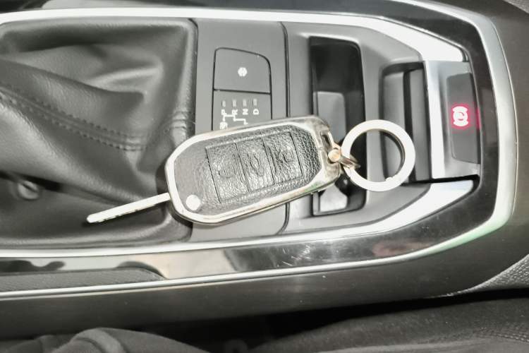 Used Peugeot 408 2015 1.2T Automatic Luxury Edition Interior 1