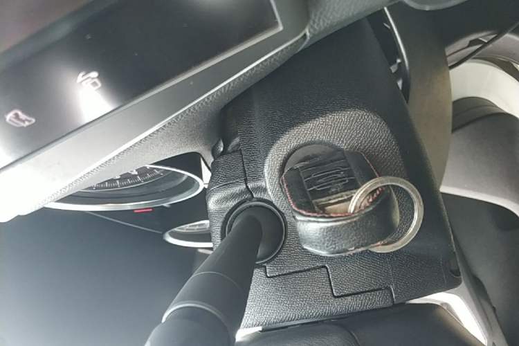 Used Peugeot 408 2015 1.2T Automatic Luxury Edition Interior 1