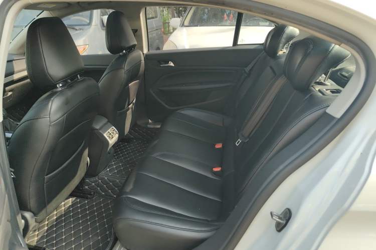 Used Peugeot 408 2015 1.2T Automatic Glory Edition Interior 1