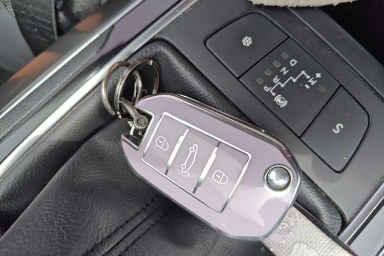 Used Peugeot 408 2015 1.2T Automatic Luxury Edition Interior 1