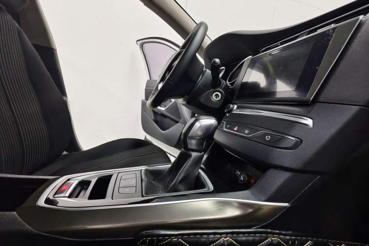 Used Peugeot 408 2015 1.2T Automatic Luxury Edition Interior 2