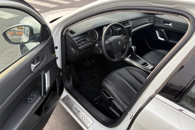 Used Peugeot 408 2015 1.2T Automatic Luxury Edition Interior 2