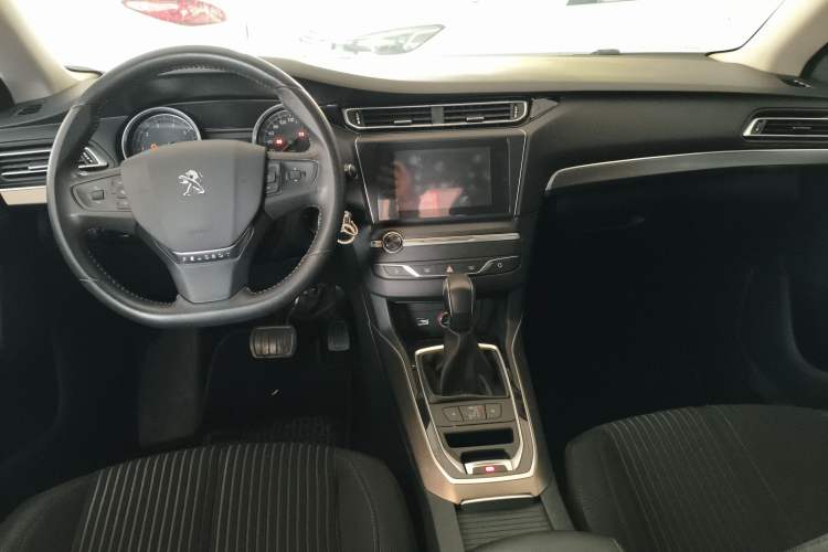 Used Peugeot 408 2015 1.2T Automatic Luxury Edition Interior 2