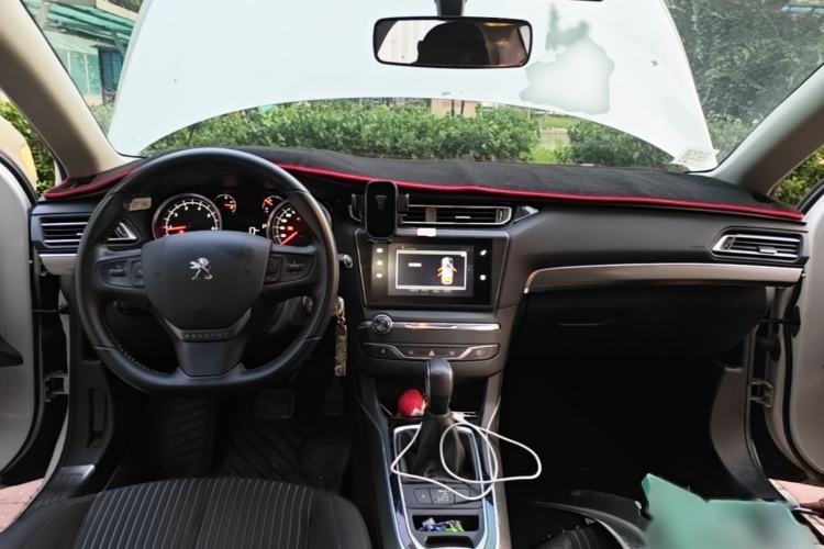 Used Peugeot 408 2015 1.2T Automatic Luxury Edition Interior 2