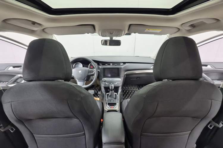 Used Peugeot 408 2015 1.2T Automatic Luxury Edition Interior 3