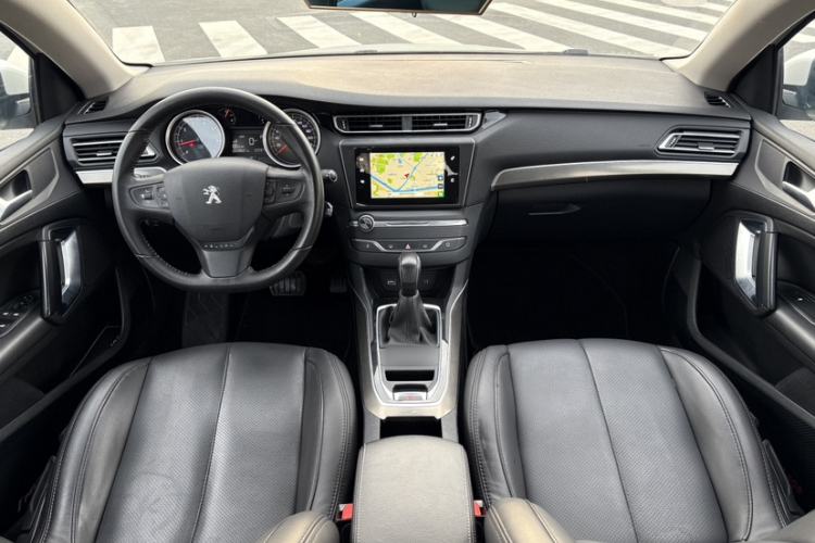 Used Peugeot 408 2015 1.2T Automatic Luxury Edition Interior 3