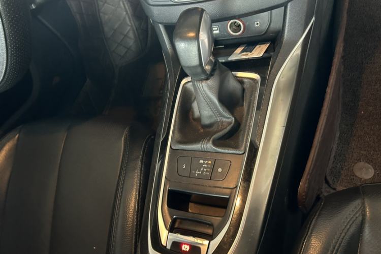 Used Peugeot 408 2015 1.2T Automatic Luxury Edition Interior 3