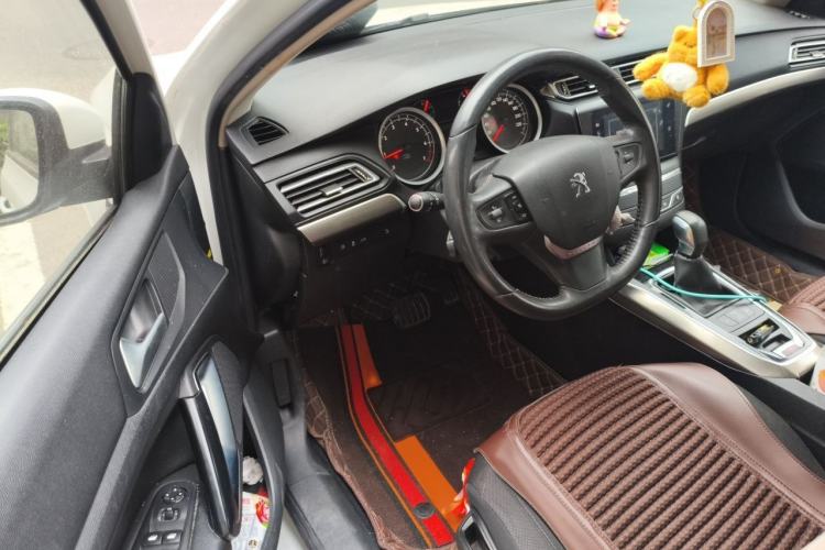 Used Peugeot 408 2015 1.2T Automatic Luxury Edition Interior 3