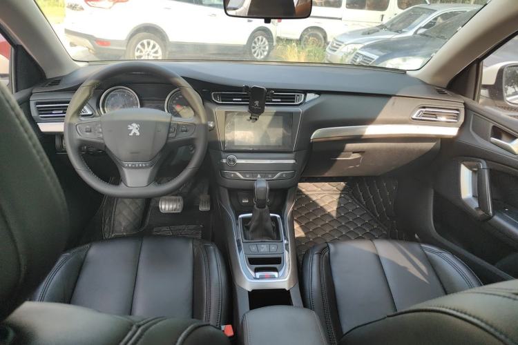 Used Peugeot 408 2015 1.2T Automatic Glory Edition Interior 3