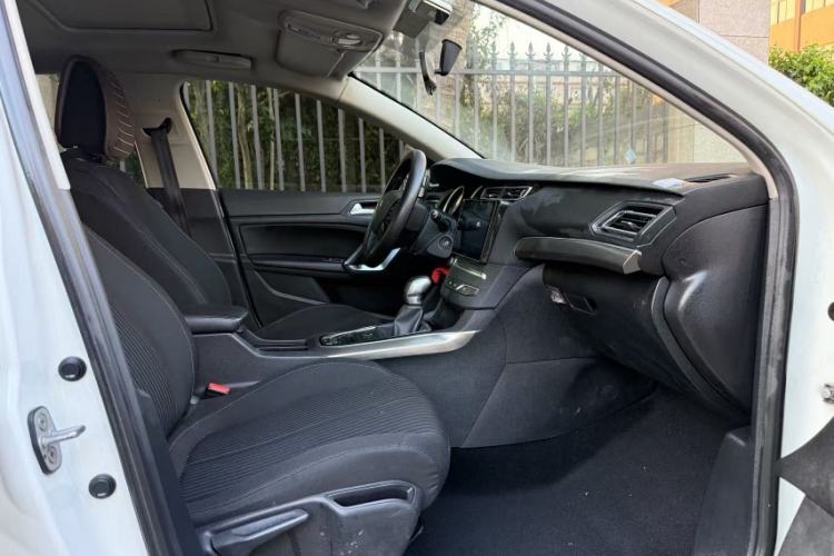 Used Peugeot 408 2015 1.2T Automatic Luxury Edition Interior 3