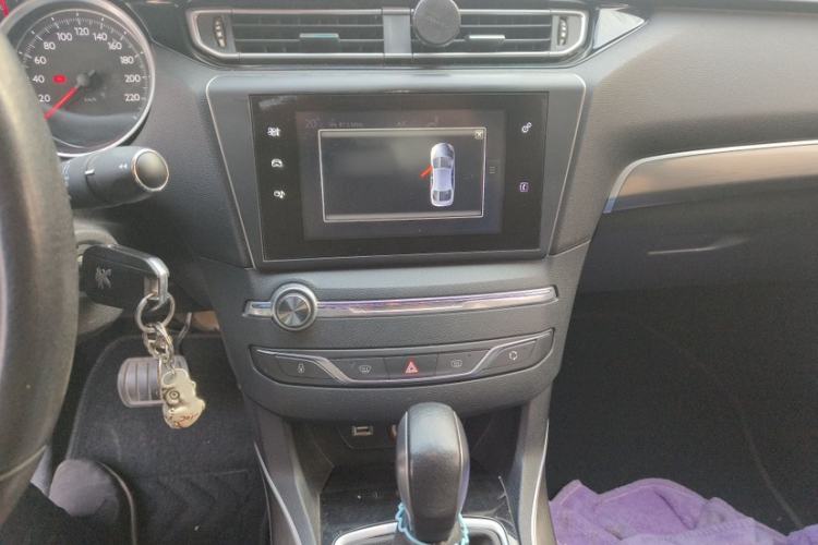 Used Peugeot 408 2015 1.2T Automatic Luxury Edition Interior 3