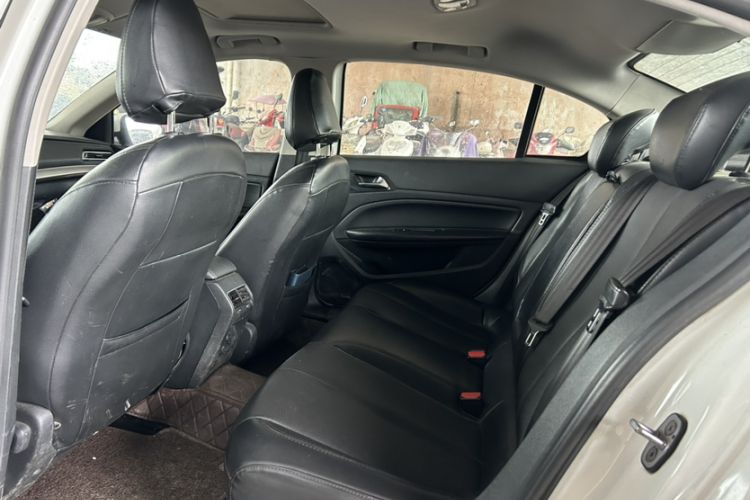Used Peugeot 408 2015 1.2T Automatic Luxury Edition Interior 5