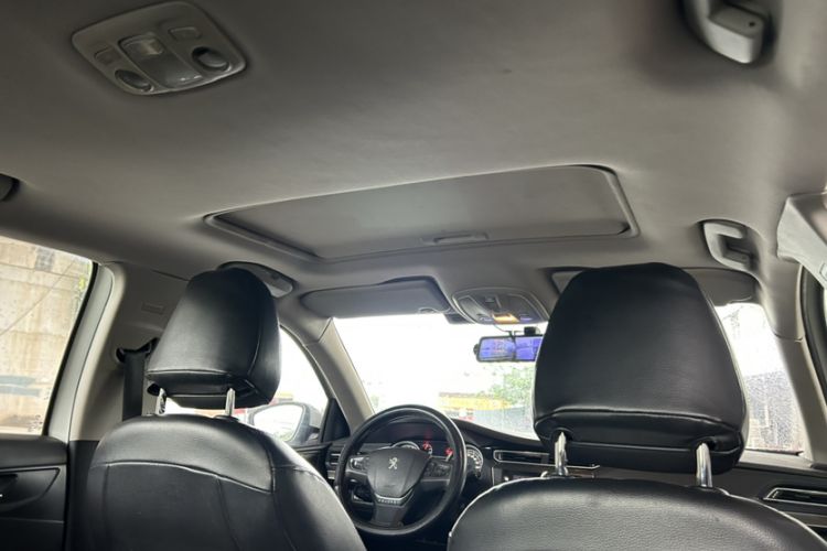 Used Peugeot 408 2015 1.2T Automatic Luxury Edition Interior 6
