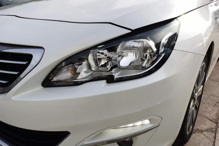 Used Peugeot 408 2015 1.2T Automatic Luxury Edition Left Front Headlight