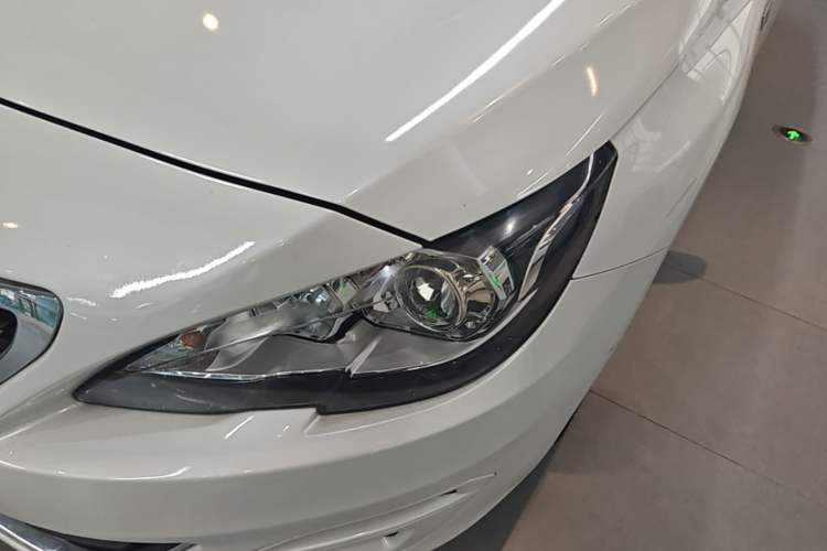 Used Peugeot 408 2015 1.2T Automatic Luxury Edition Left Front Headlight