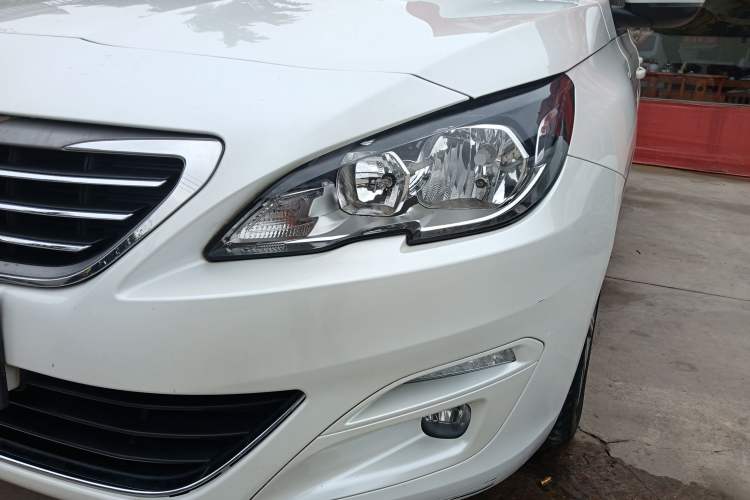Used Peugeot 408 2015 1.2T Automatic Luxury Edition Left Front Headlight