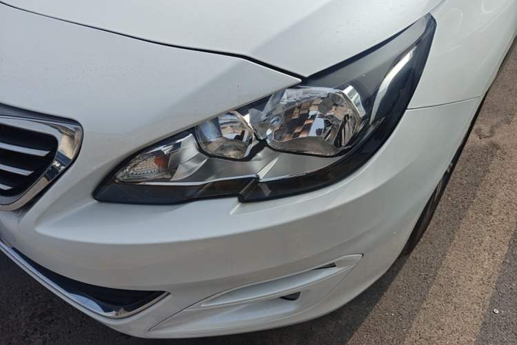 Used Peugeot 408 2015 1.2T Automatic Glory Edition Left Front Headlight