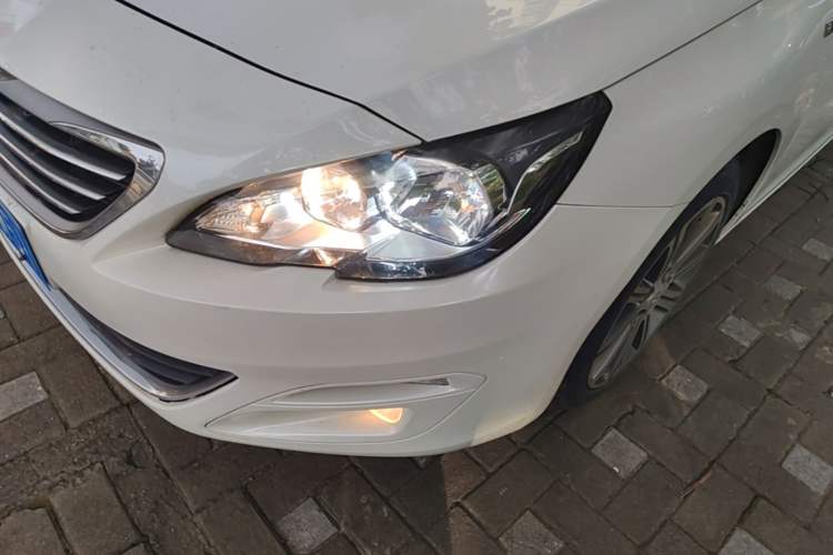 Used Peugeot 408 2015 1.2T Automatic Luxury Edition Left Front Headlight