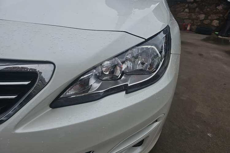 Used Peugeot 408 2015 1.2T Automatic Luxury Edition Left Front Headlight