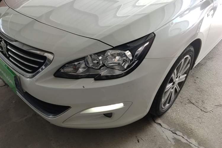 Used Peugeot 408 2015 1.2T Automatic Luxury Edition Left Front Headlight