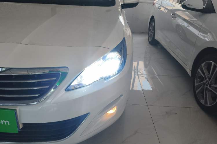 Used Peugeot 408 2015 1.2T Automatic Luxury Edition Left Front Headlight