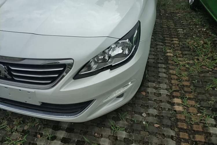 Used Peugeot 408 2015 1.2T Automatic Luxury Edition Left Front Headlight