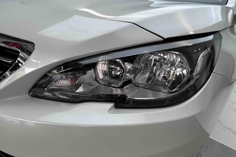 Used Peugeot 408 2015 1.2T Automatic Luxury Edition Left Front Headlight
