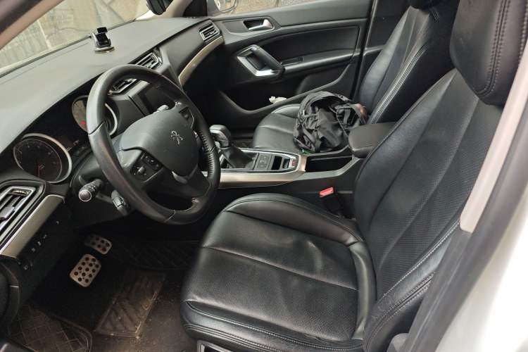 Used Peugeot 408 2015 1.2T Automatic Luxury Edition Left Front Seat