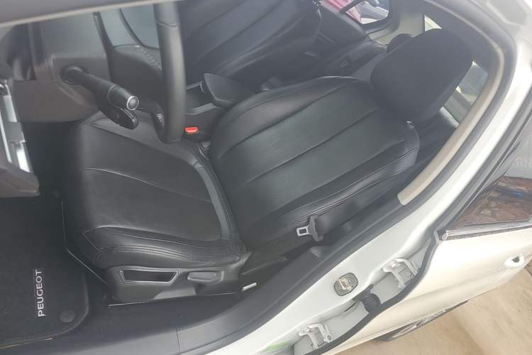 Used Peugeot 408 2015 1.2T Automatic Luxury Edition Left Front Seat