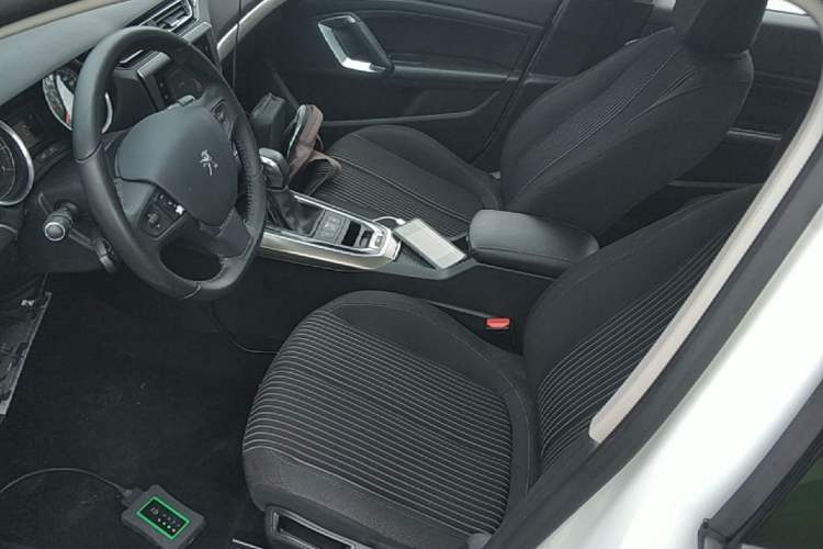 Used Peugeot 408 2015 1.2T Automatic Luxury Edition Left Front Seat
