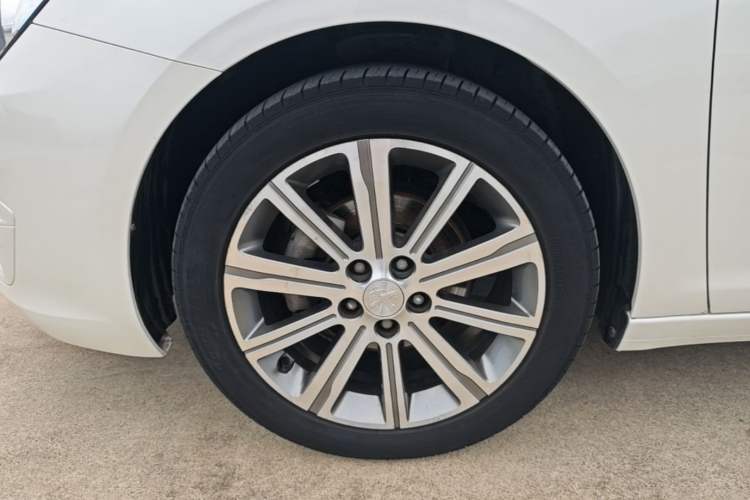 Used Peugeot 408 2015 1.2T Automatic Luxury Edition Left Front Wheel Hub