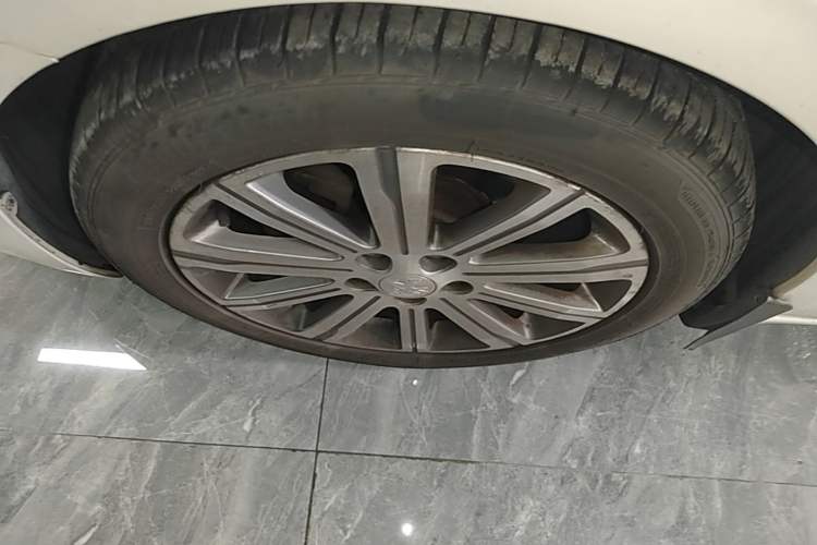 Used Peugeot 408 2015 1.2T Automatic Luxury Edition Left Front Wheel Hub