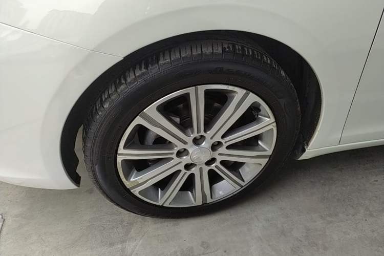 Used Peugeot 408 2015 1.2T Automatic Luxury Edition Left Front Wheel Hub