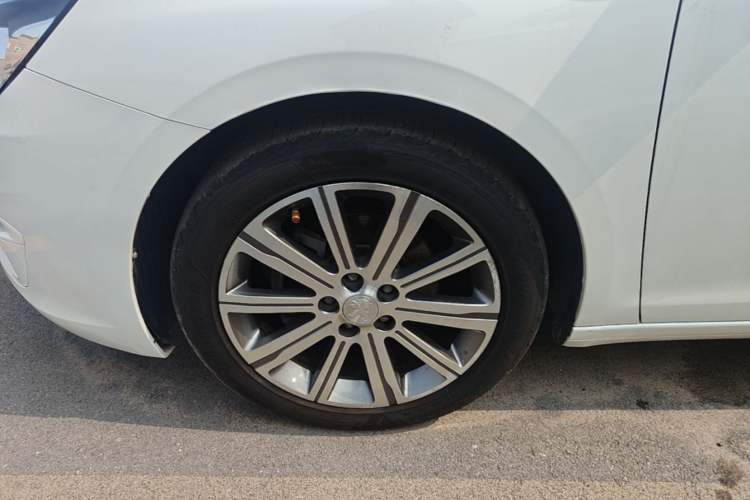 Used Peugeot 408 2015 1.2T Automatic Glory Edition Left Front Wheel Hub