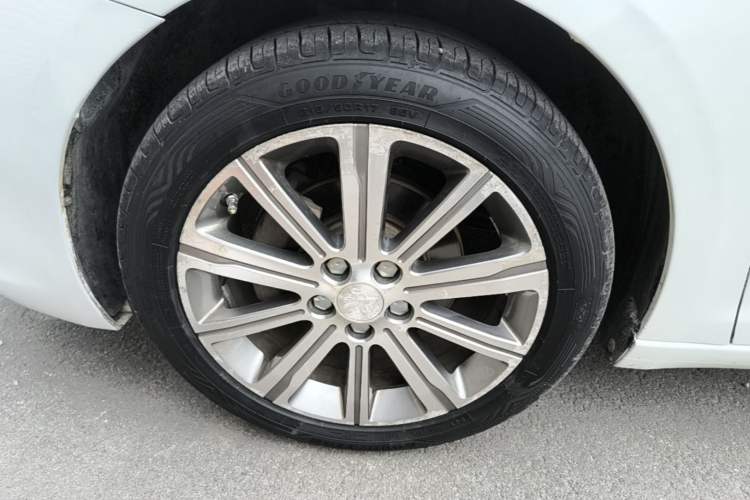Used Peugeot 408 2015 1.2T Automatic Luxury Edition Left Front Wheel Hub