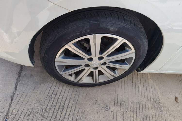 Used Peugeot 408 2015 1.2T Automatic Luxury Edition Left Front Wheel Hub