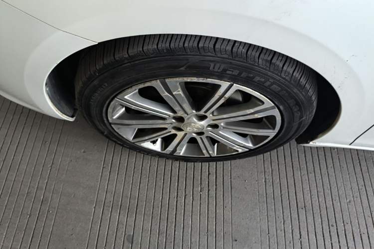 Used Peugeot 408 2015 1.2T Automatic Glory Edition Left Front Wheel Hub