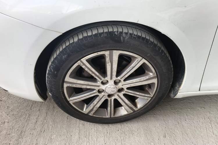 Used Peugeot 408 2015 1.2T Automatic Luxury Edition Left Front Wheel Hub