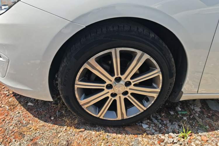 Used Peugeot 408 2015 1.2T Automatic Luxury Edition Left Front Wheel Hub