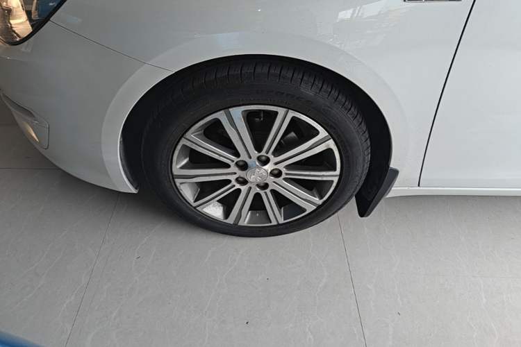 Used Peugeot 408 2015 1.2T Automatic Luxury Edition Left Front Wheel Hub