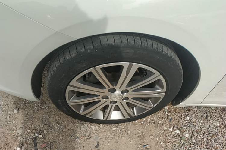 Used Peugeot 408 2015 1.2T Automatic Luxury Edition Left Front Wheel Hub
