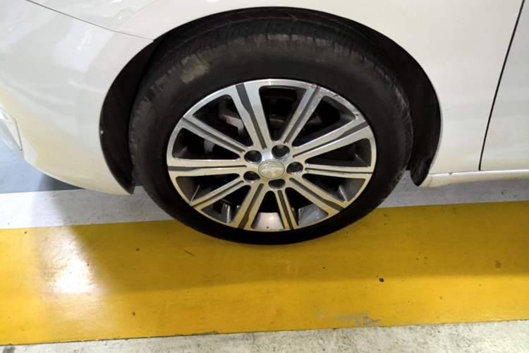 Used Peugeot 408 2015 1.2T Automatic Luxury Edition Left Front Wheel Hub